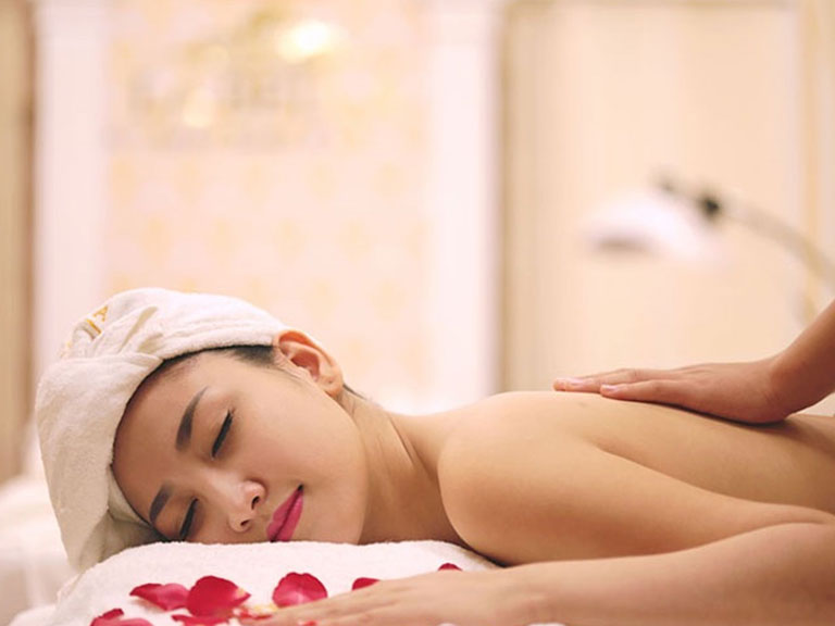 Lift White Extra - Trắng mượt căng bóng, Nâng cơ gọn mặt